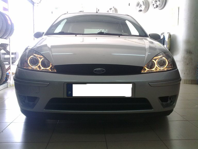 faróis angel eyes mitrosport Ford Focus