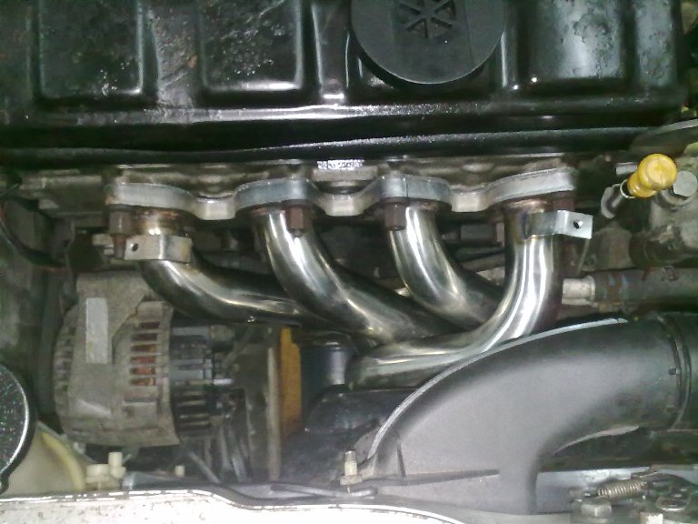 Instalação de colectores de escape em Inox em Peugeot 106 Rallye 1.4 8V